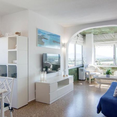 Bright Apartment Steps Away From The Beach マレイニ・ブラウ エクステリア 写真