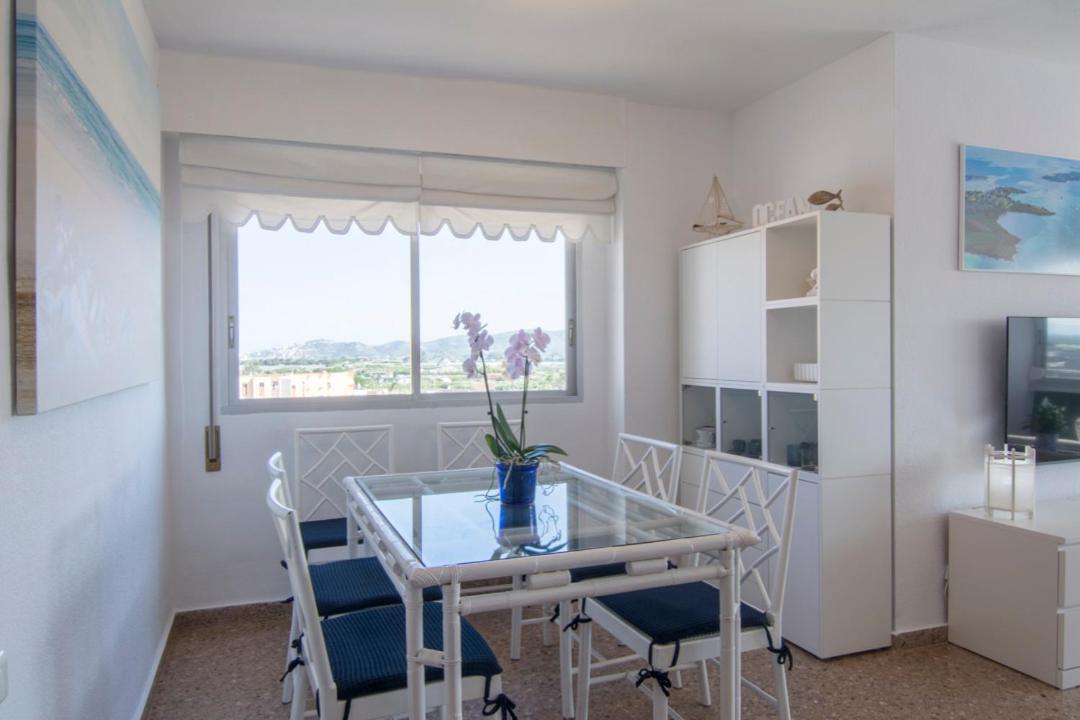 Bright Apartment Steps Away From The Beach マレイニ・ブラウ エクステリア 写真