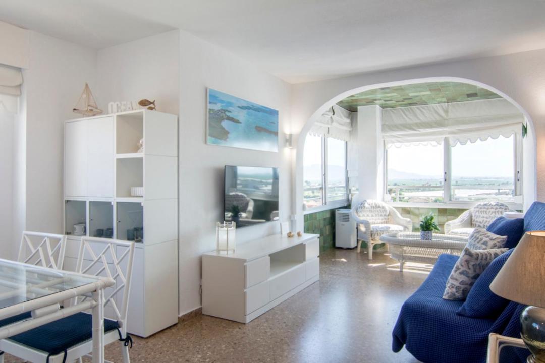 Bright Apartment Steps Away From The Beach マレイニ・ブラウ エクステリア 写真