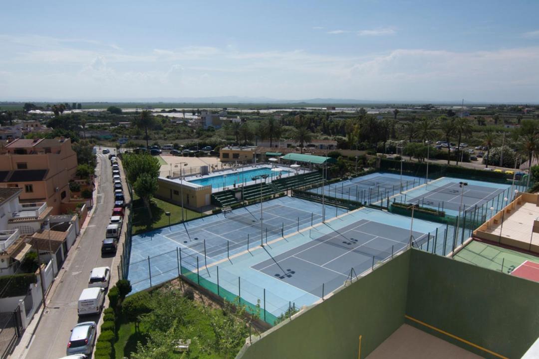 Bright Apartment Steps Away From The Beach マレイニ・ブラウ エクステリア 写真